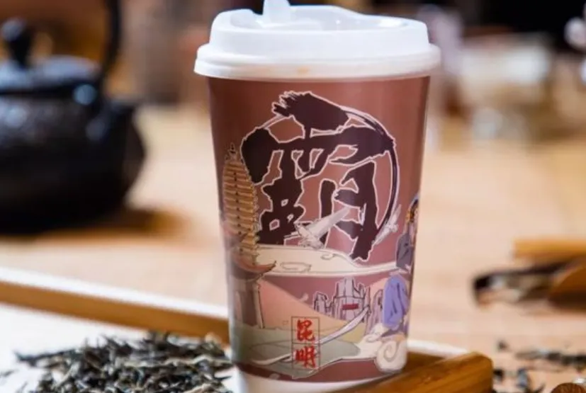 霸王茶姬等奶茶品牌翻红,是“口红经济”在新茶饮赛道“重演”?